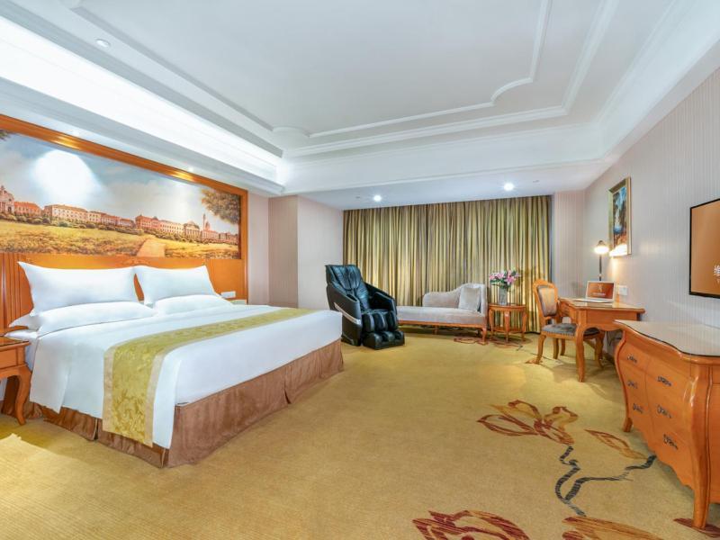 Vienna International Hotel Guigang Hecheng Road מראה חיצוני תמונה
